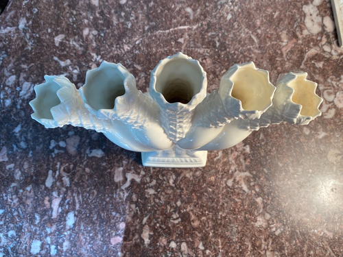 Wedgwood Williamsburg Restoration "Posy Holder" (C4) Five Finger Vase - Picture 5 of 15