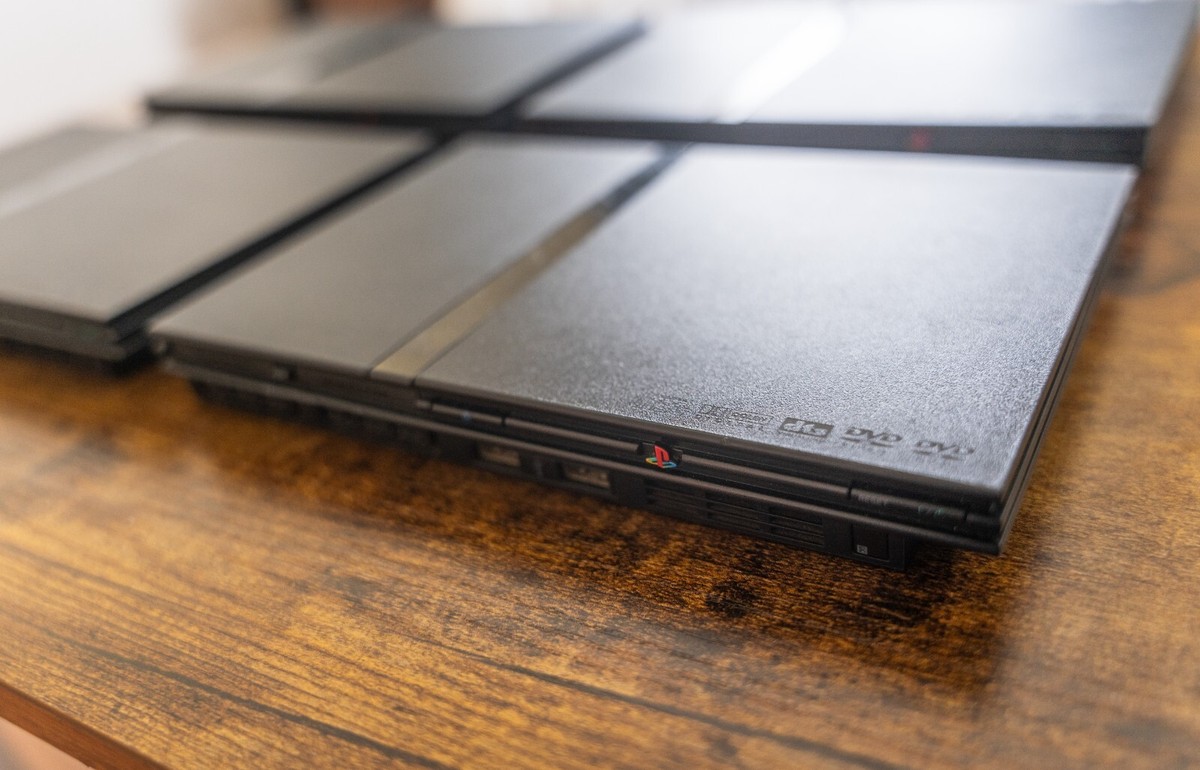 PlayStation 2 (PS2) Slim Console Bundle - Sony - Black