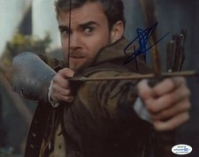 Robin Dunne Robin Hood Autographed Signed 8x10 Photo ACOA  #5