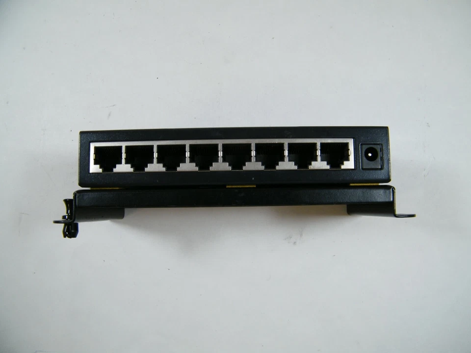 ASUS GIGAX 1008 8 PORT ETHERNET SWITCH, UNMDU-HUB-8P, 042007 - Image 4 of 4
