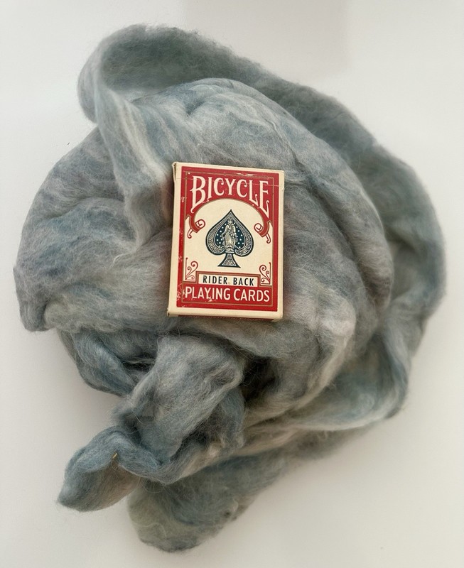 7.8oz Soft Yearling Wool Roving Carded Fiber Blue Gray Spinning felting FiberL8*