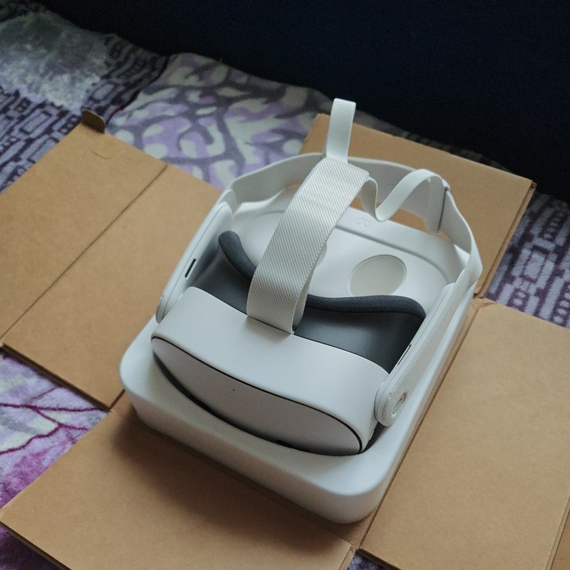 Meta Quest 3s 128GB VR Headset Only Perfect condition with Original Box