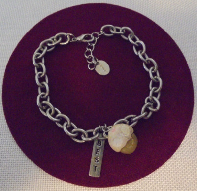 Claires Armband Schmuck silberfarbend mit Anhänger Friends Karabinerver. Nr.1711
