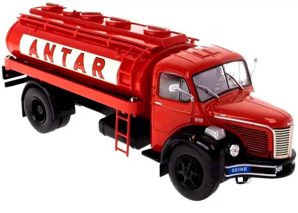 HACHETTE 1/43 BERLIET GLR 8R FUEL/PETROL TANKER TRUCK "ANTAR" RED FRANCE 1954 - Image 3 of 4