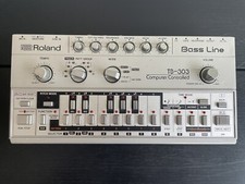 Roland TB-303 with VCA GATE CV