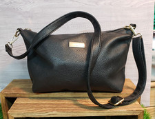 BCBG Paris BLACK PEBBLED HANDBAG with Long Shoulder Adjustable Strap EUC