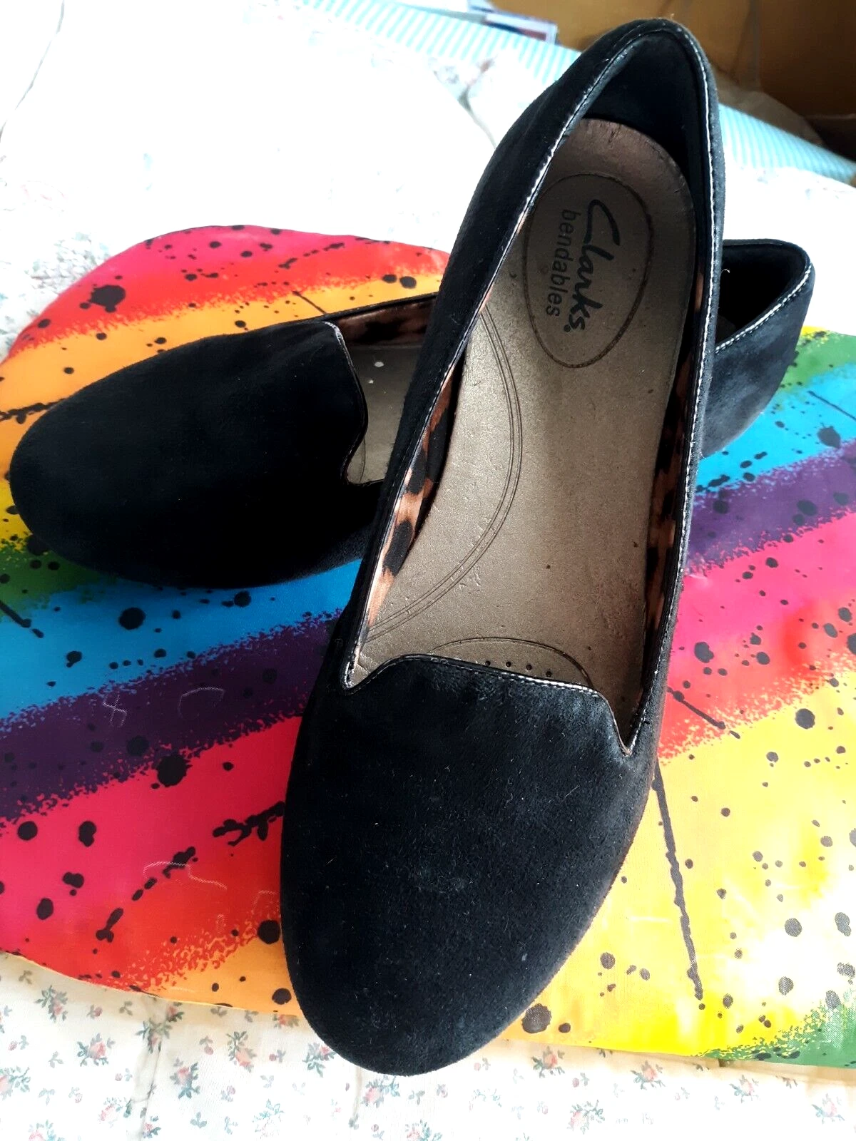 Splendide scarpe basse CLARKS nere in PELLE da donna taglia 7 M