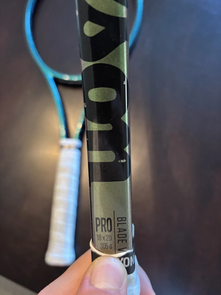 Wilson Blade Pro v8/v9 18x20 - Empuñadura Tamaño 3 (4 3/8) - Stock H22 Pro - Uso ligero Foto 3 de 4