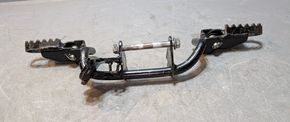 Soporte de barra de montaje de clavija de pie izquierda derecha Suzuki JR50 Foto 2 de 4