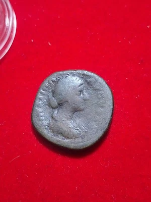 Sesterce Faustine jeune, monnaie romaine - Photo 1/2
