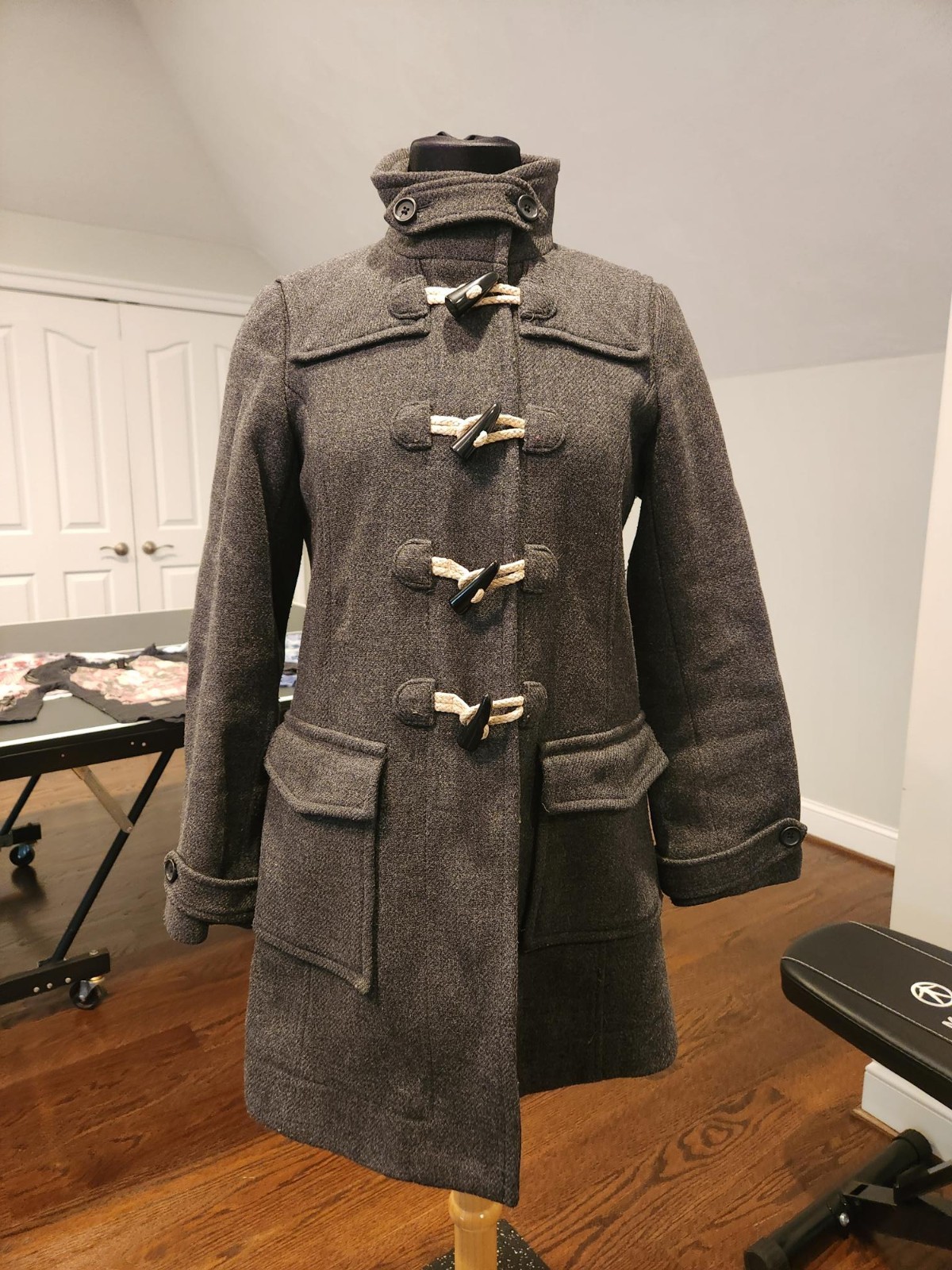Banana Republic Pea Coat Women's  Gray Wool Blend Toggle Zip Tweed, size Small