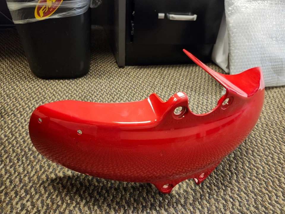 APRILIA GUARDABARROS DELANTERO BREVA 750 ROJO GU32434311 pieza original NUEVO Foto 2 de 4