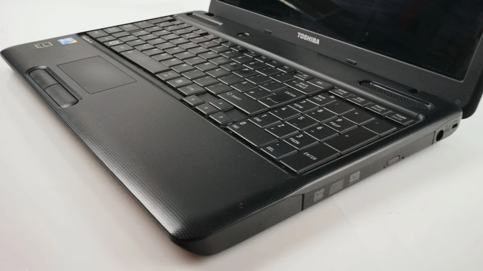 Cheap Toshiba Laptop BIG 15.6" Screen Intel Core i3 128GB SSD Win10 Computer PC - Image 3 of 4