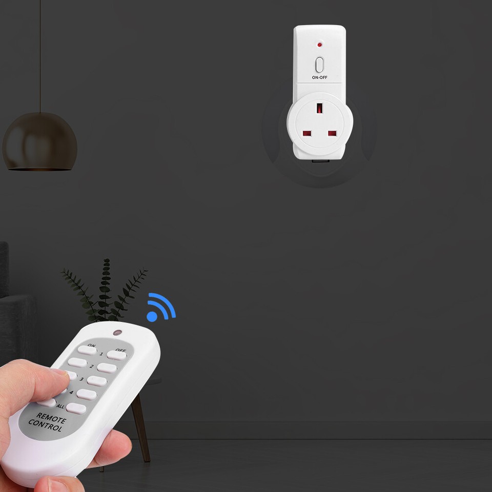 UK Plug House Power Outlet Light ON/OFF Switch Socket Wireless Remote