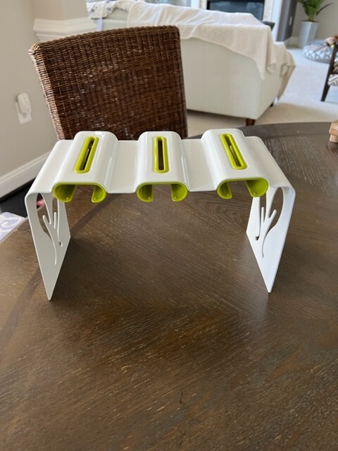 Metal Baby Food Squeeze Station Infant Fresh Feeding Pouches Organizer Holder