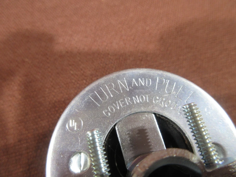 Штепсельная вилка HART-LOCK 20A 125/250 В гнездовая поворотная и вытягивающая 3 полюса 3 провода - Изображение 4 из 4