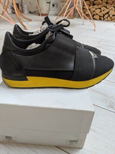 balenciaga race runners black and yellow