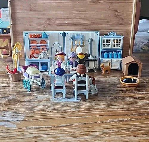 PLAYMOBIL VINTAGE 5300 VICTORIAN MANSION DOLLHOUSE Furniture and People