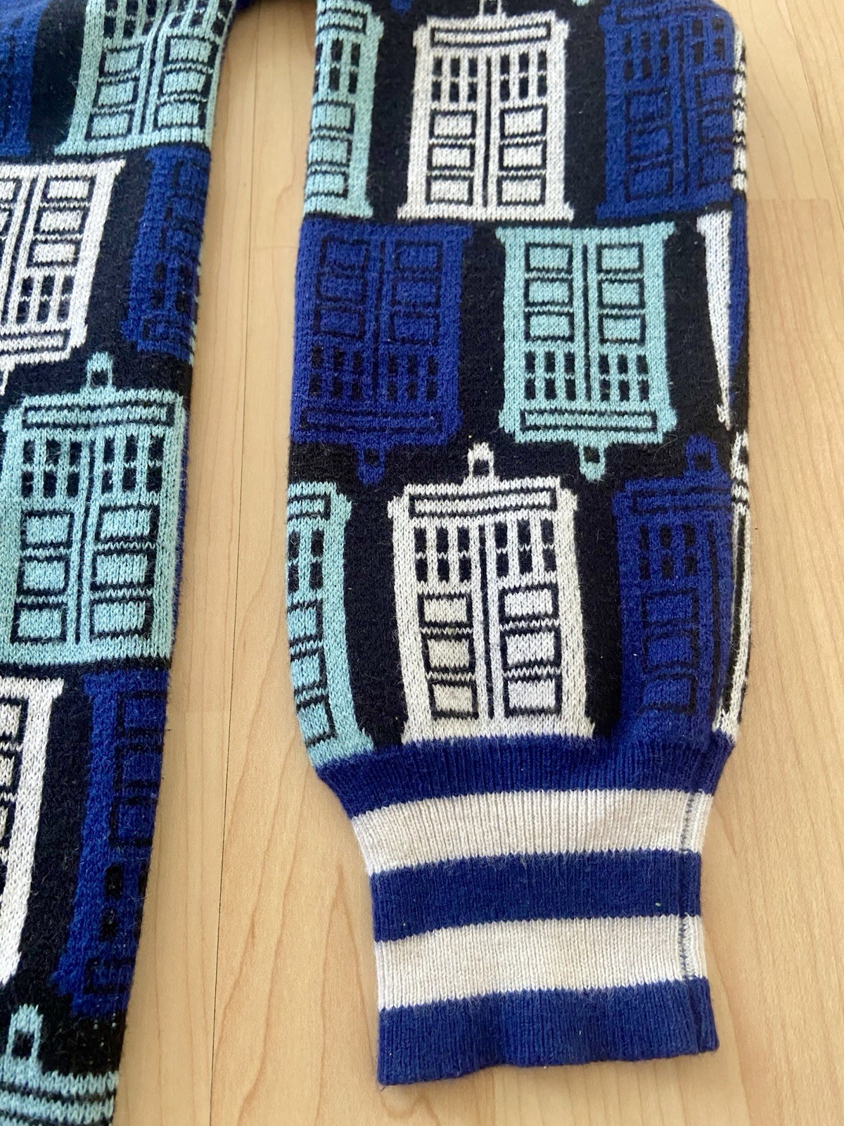 BBC DR WHO Hot Topic Size Medium Cardigan Sweater Tardis Phone Booth Button Up image 8