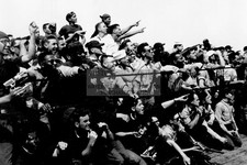SAILORS CHEERING ALAN SHEPARD ARRIVAL ON CARRIER CHAMPLAIN MAY 1961 4X6 PHOTO