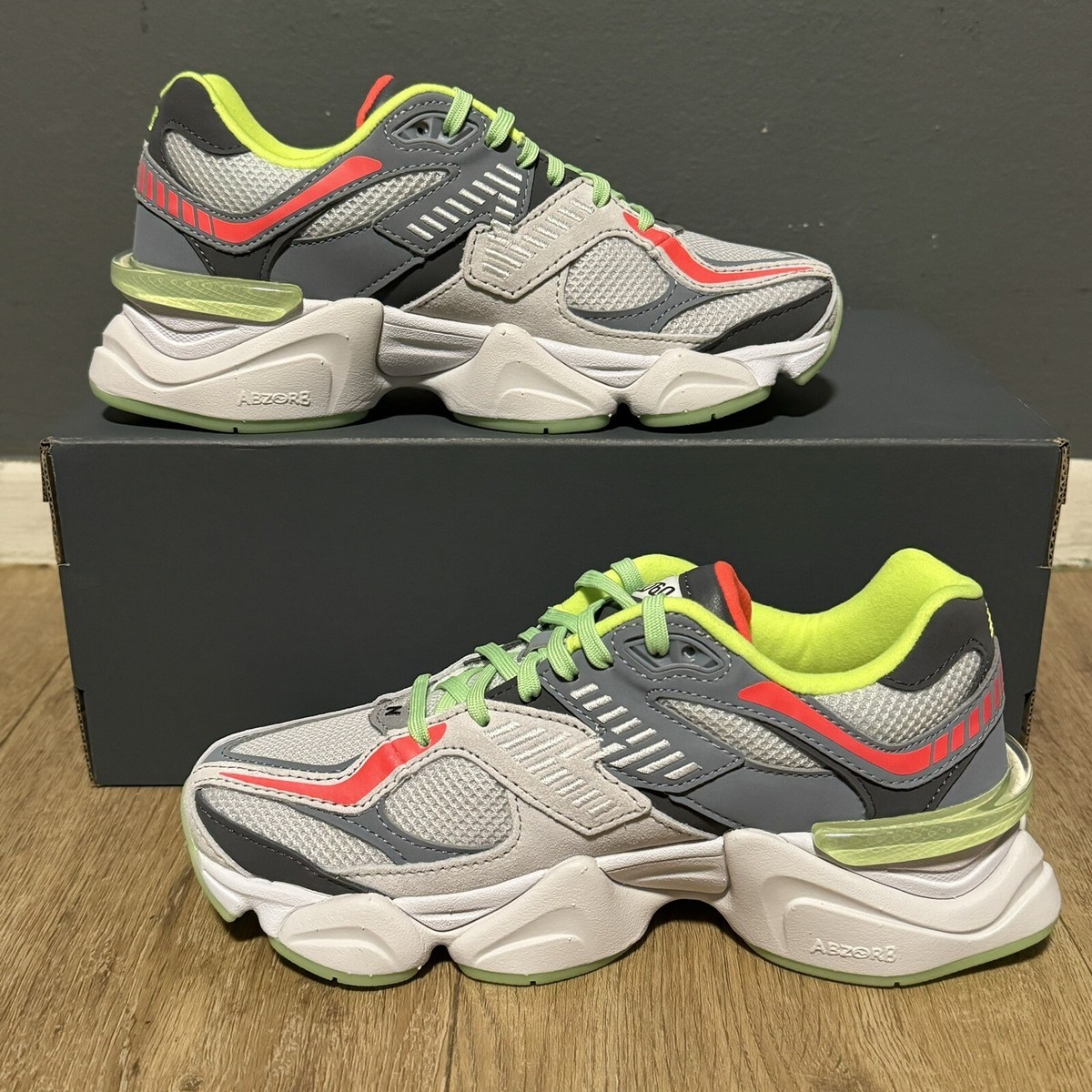 New Balance 9060 DTLR Glow Size 4 Brand New Glow In The Dark