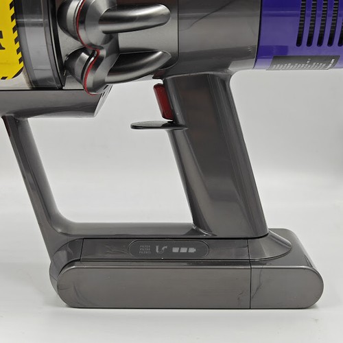 Dyson V10 Aspirapolvere Senza Fili - Lavorazione in Metallo, Usato, No Accessori - Foto 4 di 6