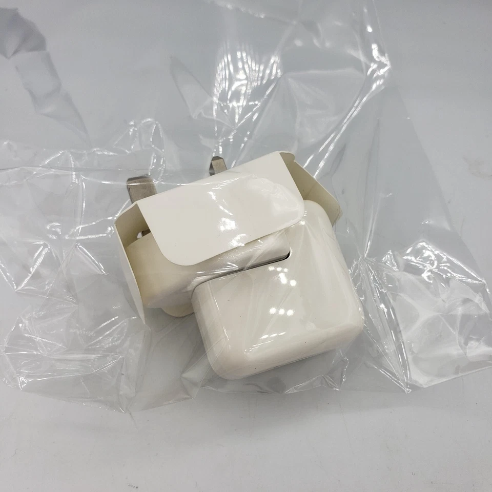 Genuine Apple Original 10W Mains Adaptor with UK Plug for iPad Gen 1 2 3 A1357 - Image 3 of 4