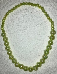Necklace: A Child's 9 1/2" Stretch Greenish/Yellow Beaded Necklace w/2 Dif Size