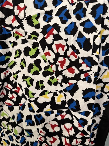 NEW White Cross Trendy Skin Cheetah Print Extra Small XS Womens scrub top - Picture 14 of 15