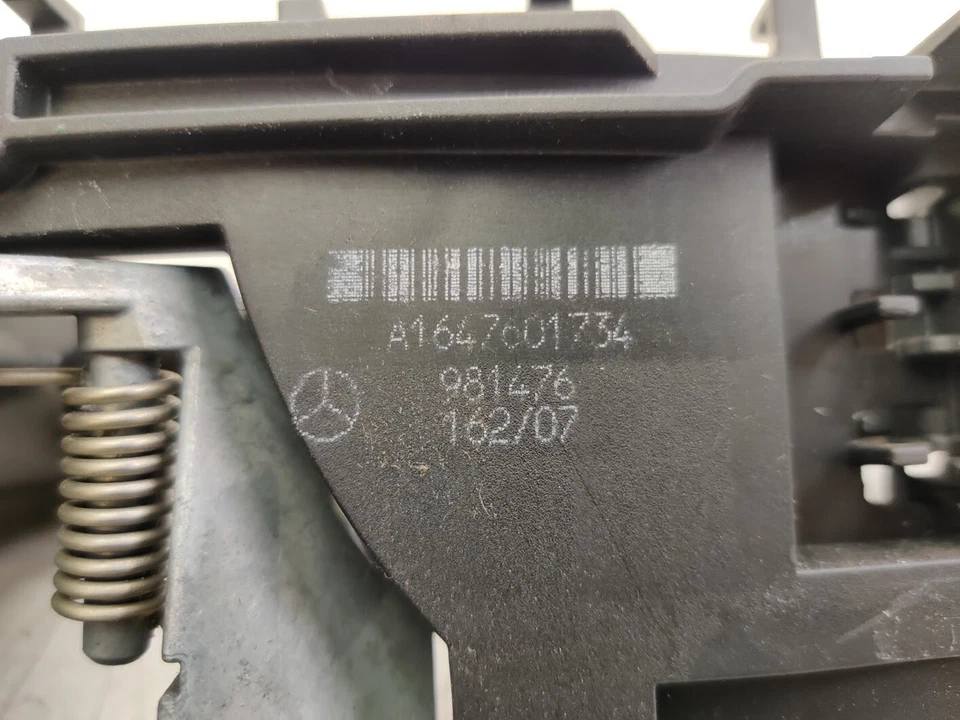 Mercedes-Benz GL 320 X164 2008 manija de puerta delantera izquierda negra 1647601734 Foto 4 de 4