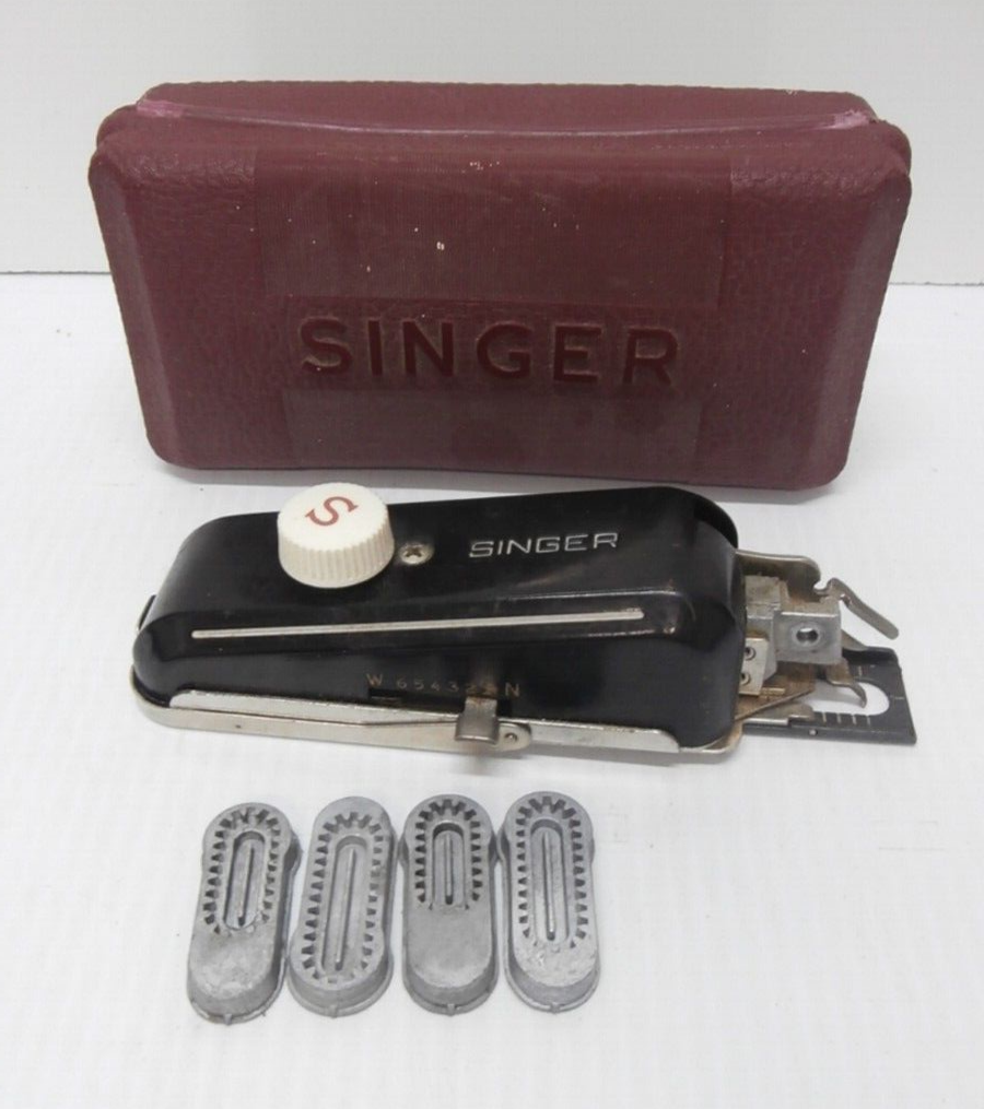 Vintage SINGER Buttonholer W654321N 160506 With Case 6 Templates
