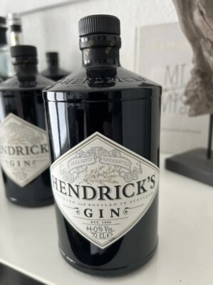 Hendrick s GIN Flasche 0,7 l ***( leer )***