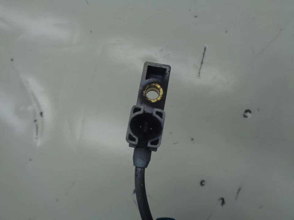 08-12 Mercedes C350 W204 Velocidad Rueda ABS Sensor Trasero Lado Derecho OEM AK2105102 Foto 3 de 4