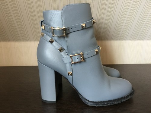 Authentic Valentino Rockstud Grey 