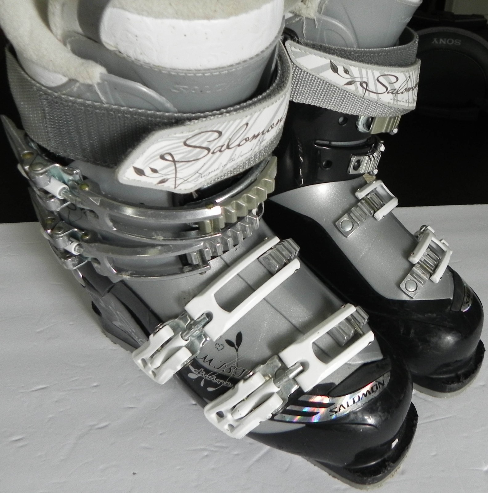 Scarpone da sci donna Salomon Xfitfusion Comfort 24 5 nero argento buone condizioni
