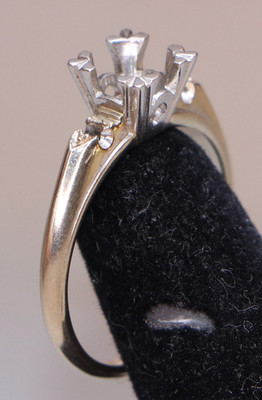 18K White Gold & Platinum .50ct Round Semi-Mount Engagement Ring - 3.58g Size 6