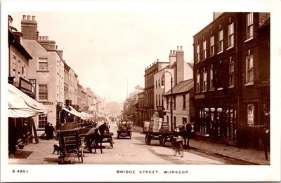 Bridge Street belebte Straßenszene Worksop Nottinghamshire Vintage Postkarte 1910
