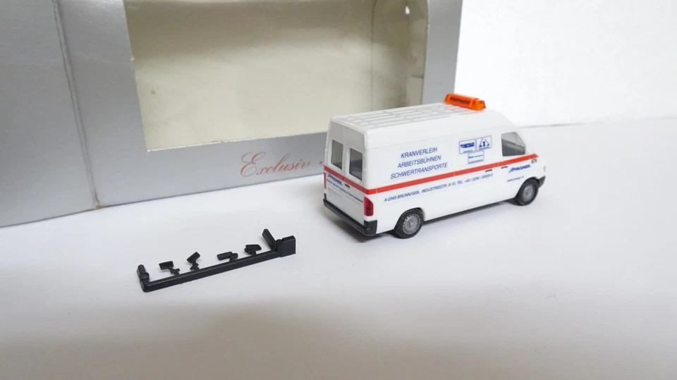 HERPA mercedes T 1N  1/87 - Photo 3/3