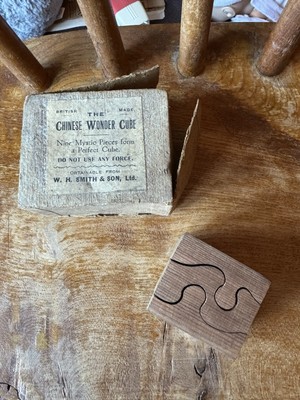 Vintage The Chinese Wonder Cuber W H Smith Holzpuzzle