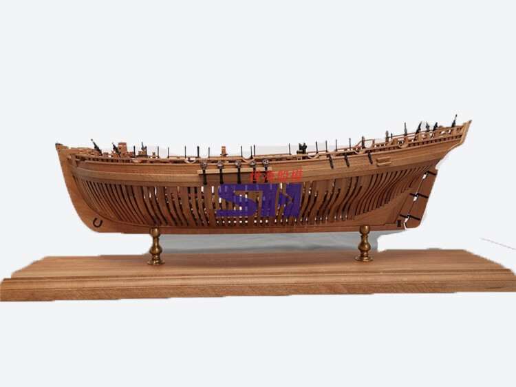 Naval Cutter HMS Alert 1777 1:48 520mm 20.4