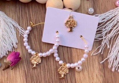 Schicke Perlenreifen Ohrringe & Halskette Set mit goldenen Anhängern, perfektes Weihnachtsgeschenk