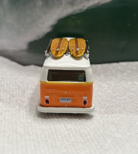 Greenlight Motor World Malibu Surf Shop 1969 Volkswagen VW Type 2 Bus Loose - Picture 2 of 3