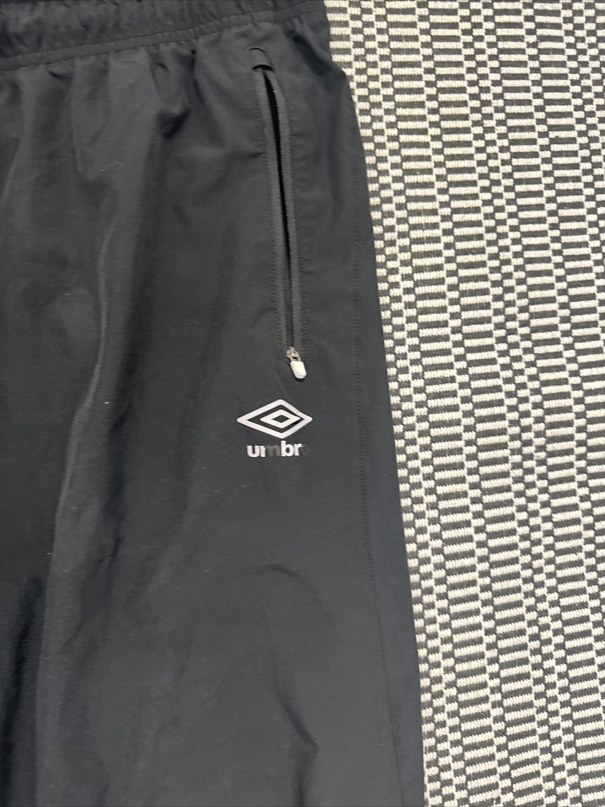 Umbro active training drawstring black sweatpants… - image 3