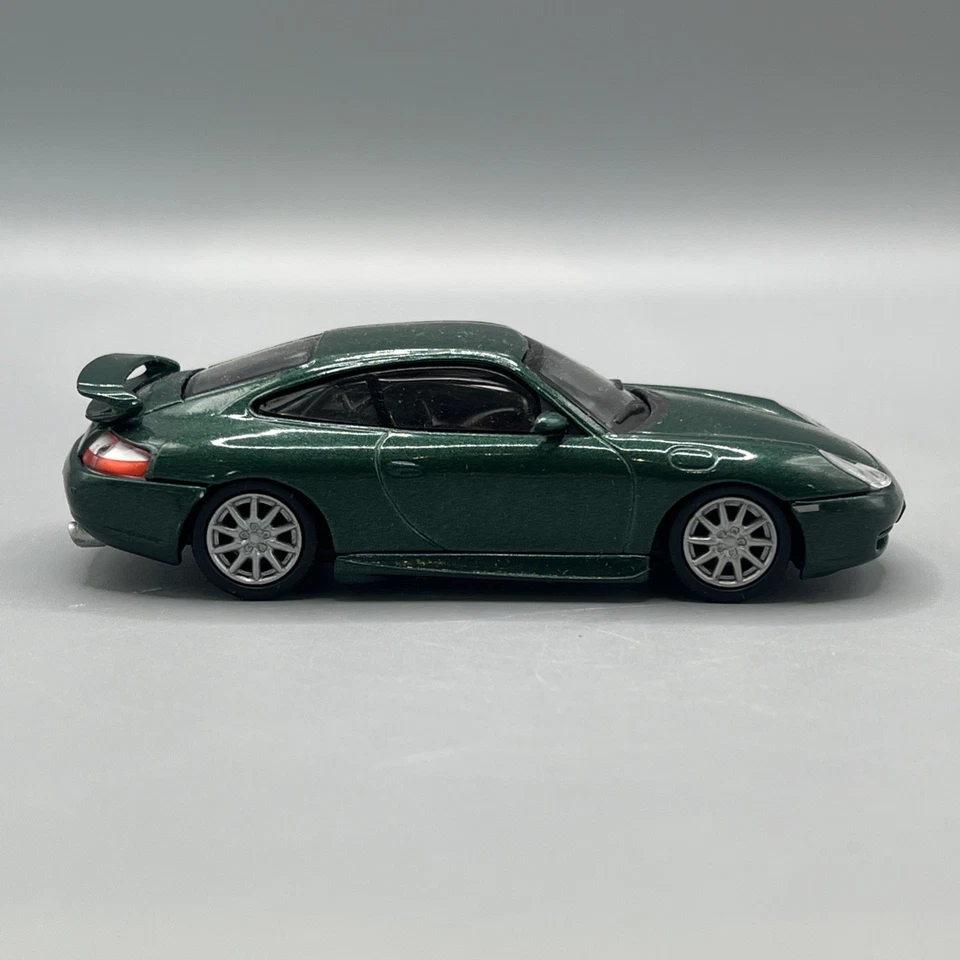 Porsche 911 996 GT3 1999 cupé verde con zócalo DeAgostini escala 1/43 Foto 4 de 4