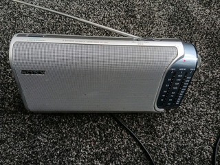 Sony Portable Radio ICF 704L Good Working Order nice sleek radio vintage
