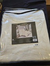   J Queen New York Full Queen Duvet Set Winter White All that Glitters Gold