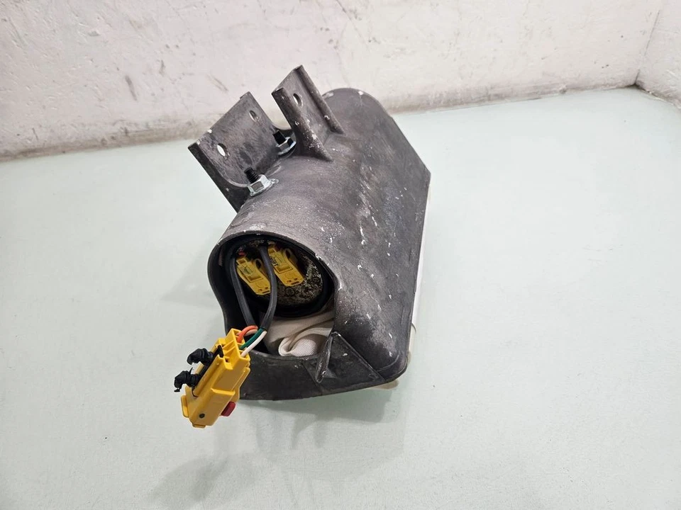 Chrysler Grand Voyager IV 2001 Other Interior Part P04680889AD KRD42820 - Imagem 2 de 4