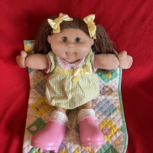 Cabbage Patch Kids doll girl Jakks play along brunette yarn hair original outfit