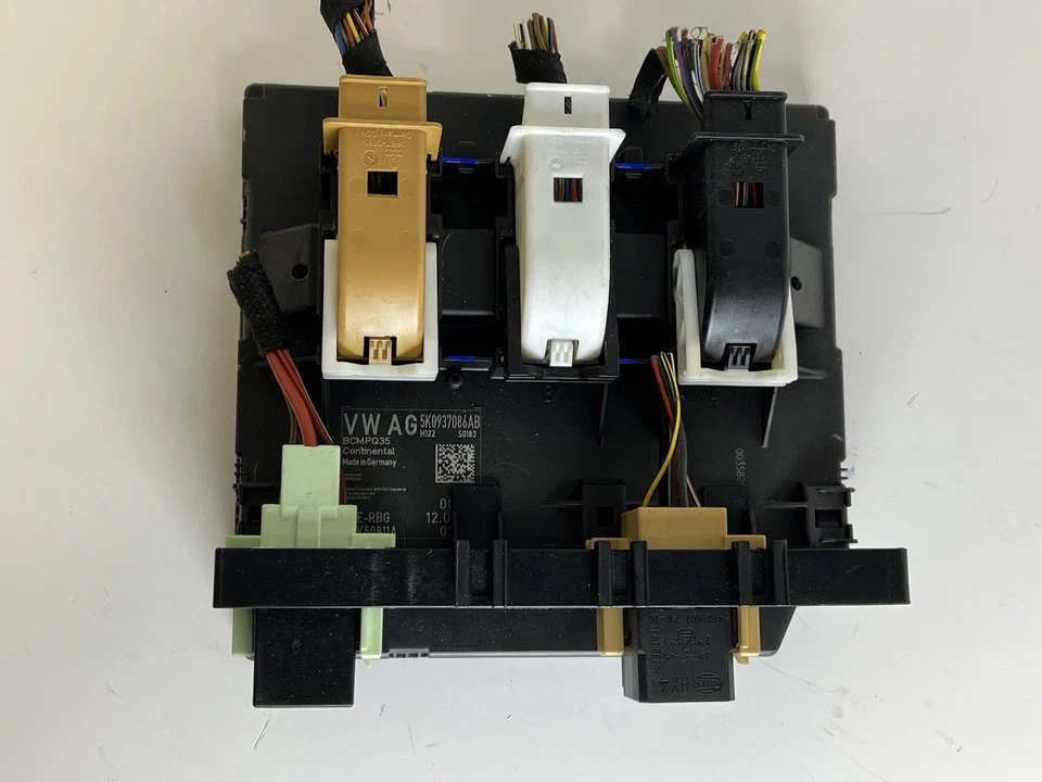 Volkswagen Golf 2016 módulo de control de carrocería BCM 5K0937086AB OEM Foto 4 de 4