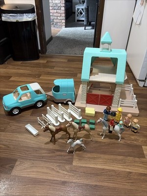 LITTLE TIKES  VINTAGE DOLLHOUSE  HORSE BARN W TRUCK TRAILER  HORSES RIDERS  LOT